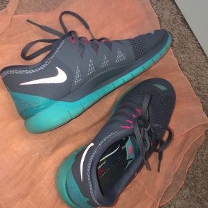 Nike Free Tennis Shoes